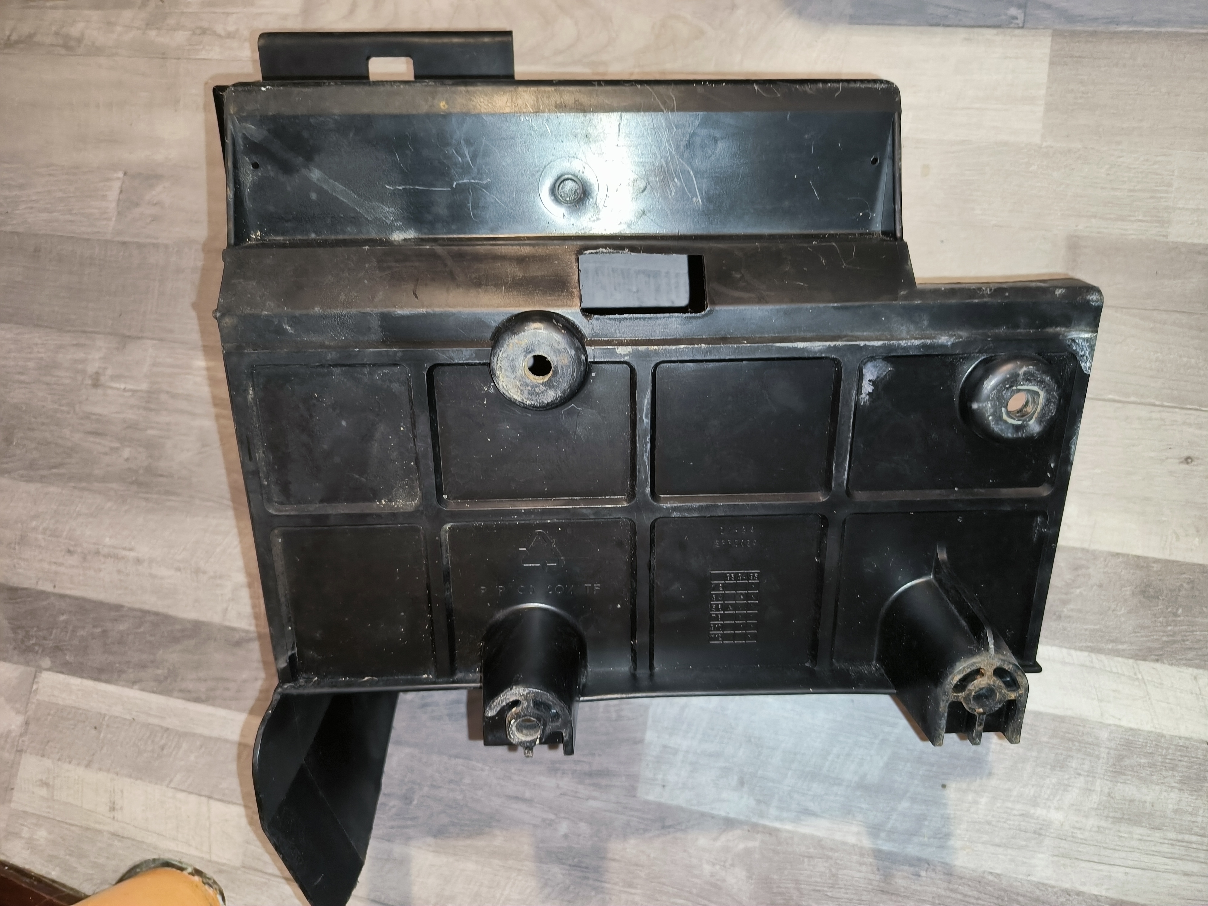 Range Rover P38 Batteriewanne ERR3024 Tray assembly-battery